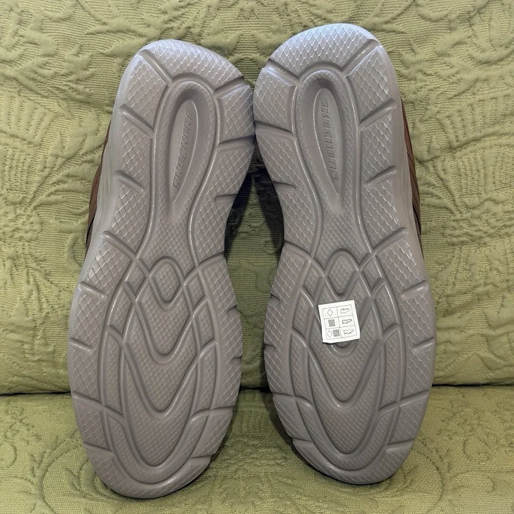 SKECHERS Garner Newick Men 8.5 Shoes Dark Brown Slipins Relax Fit Sneaker 210803